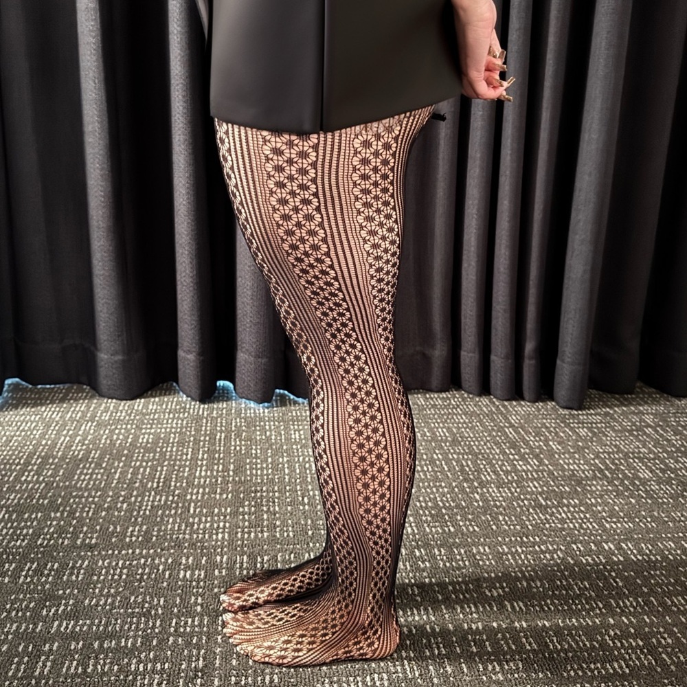 Geometric Pattern Tights - Picture 3 of 9